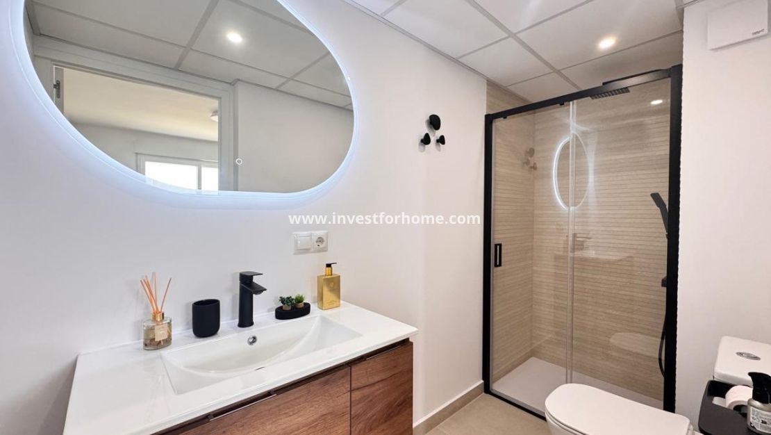 Sale - Apartment - Torrevieja - Centro