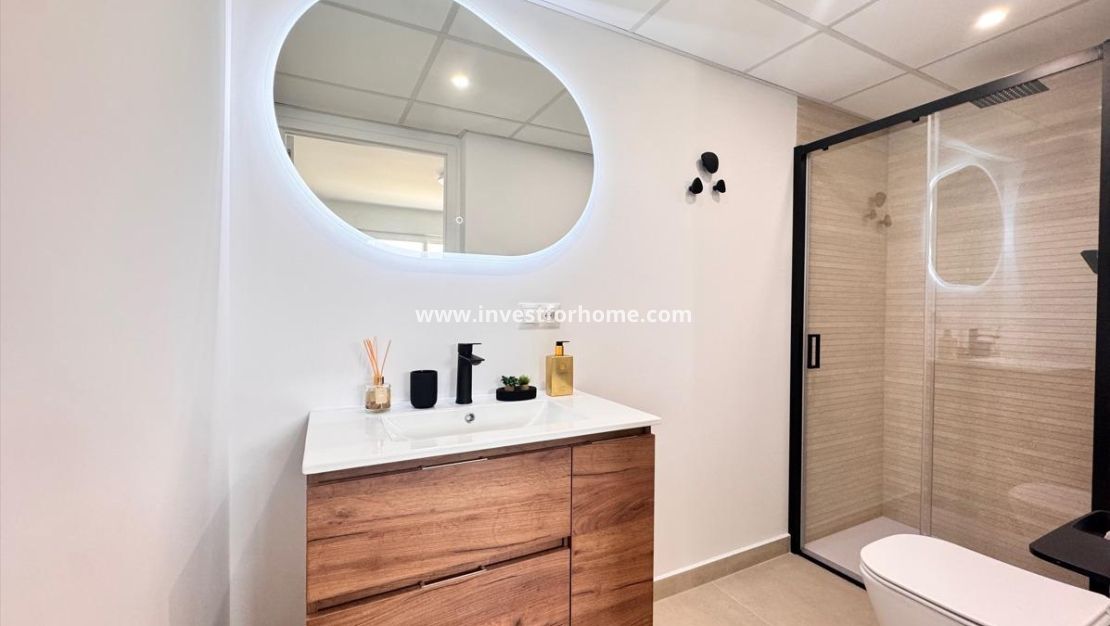 Sale - Apartment - Torrevieja - Centro