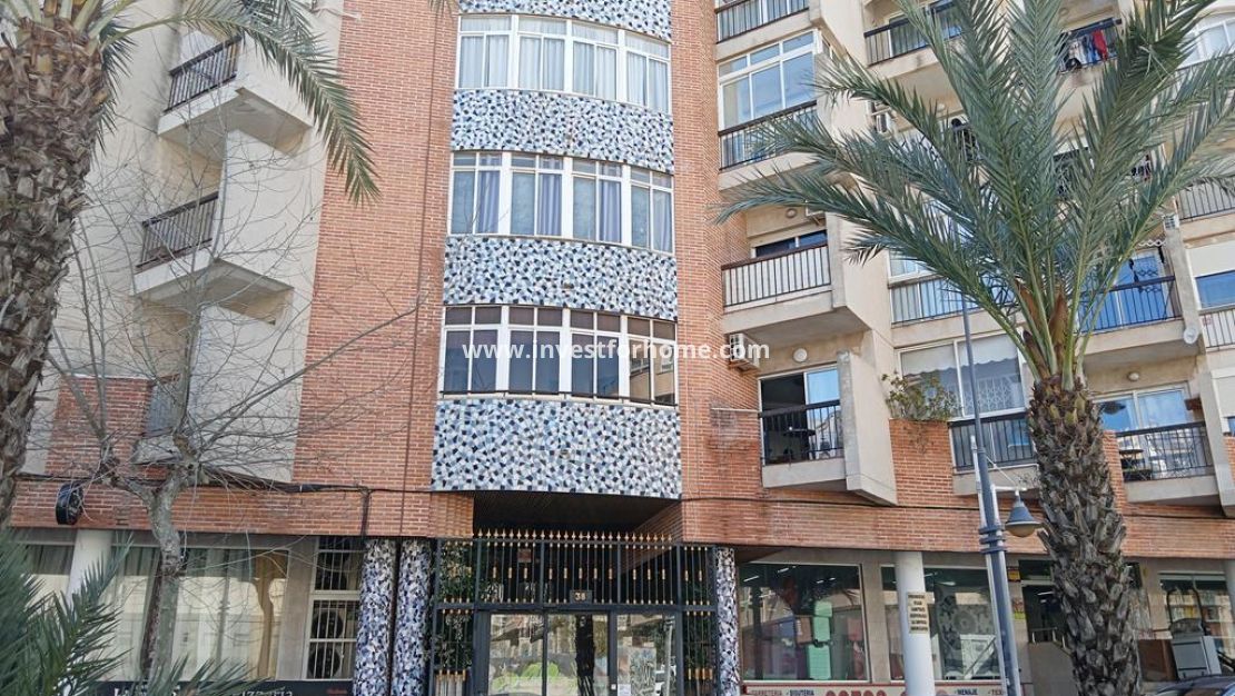 Sale - Apartment - Torrevieja - Centro