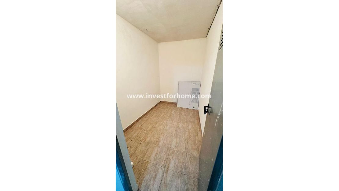 Sale - Apartment - Torrevieja - Centro