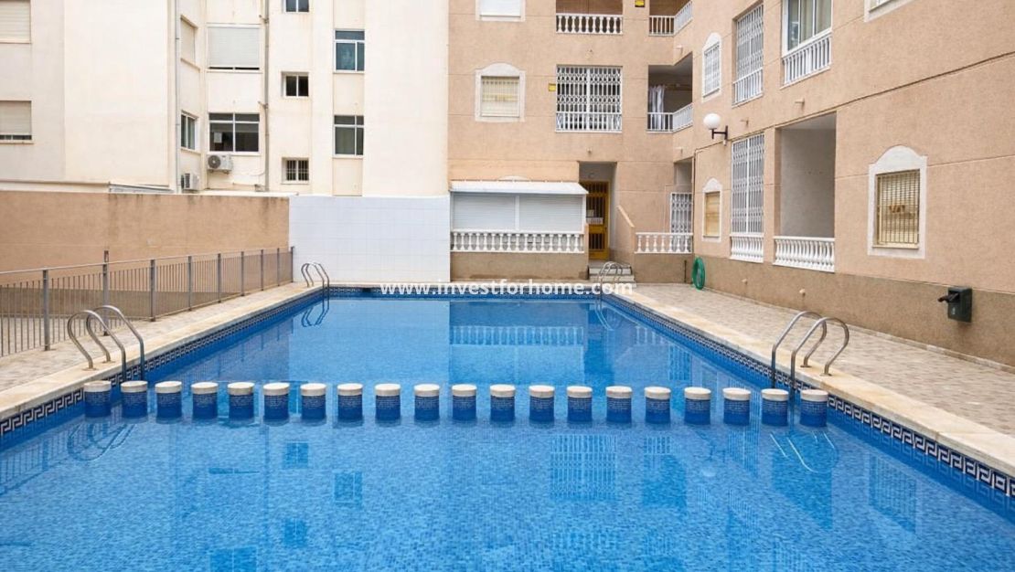 Sale - Apartment - Torrevieja - Centro