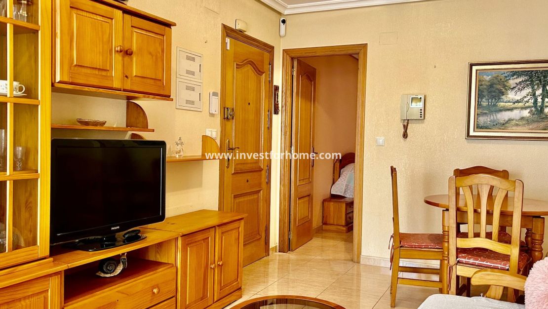 Sale - Apartment - Torrevieja - Centro