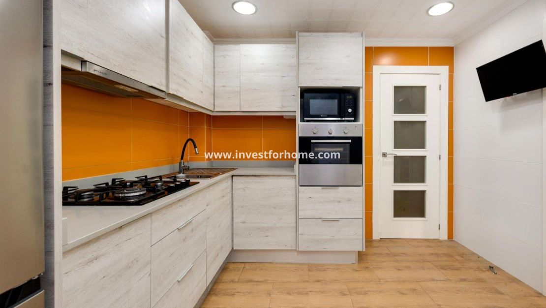 Sale - Apartment - Torrevieja - Centro