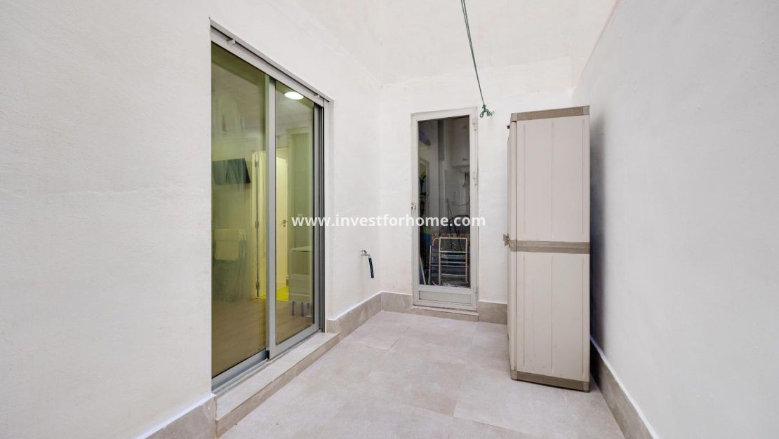 Sale - Apartment - Torrevieja - Centro