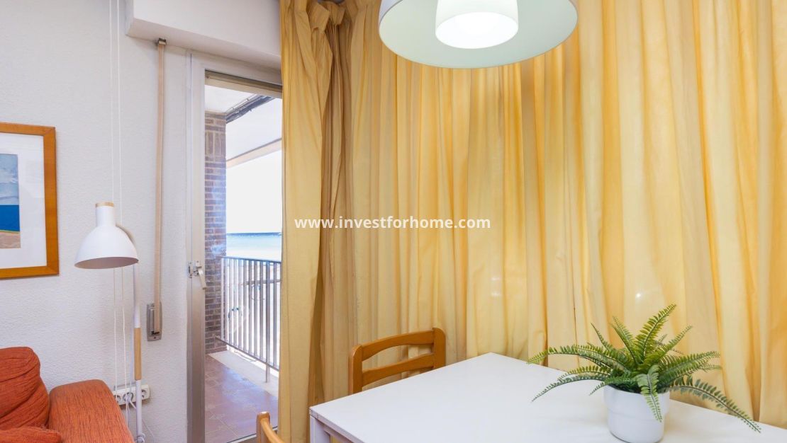 Sale - Apartment - Torrevieja - Centro