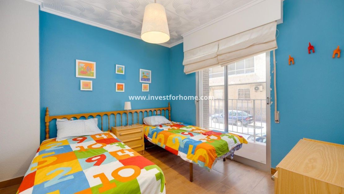 Sale - Apartment - Torrevieja - Centro