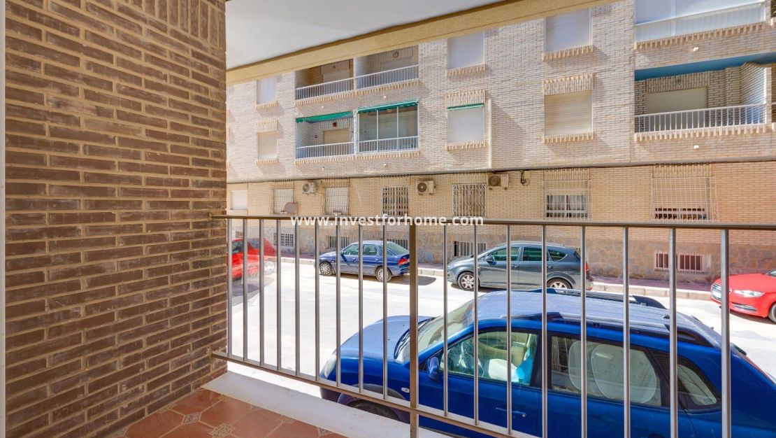 Sale - Apartment - Torrevieja - Centro
