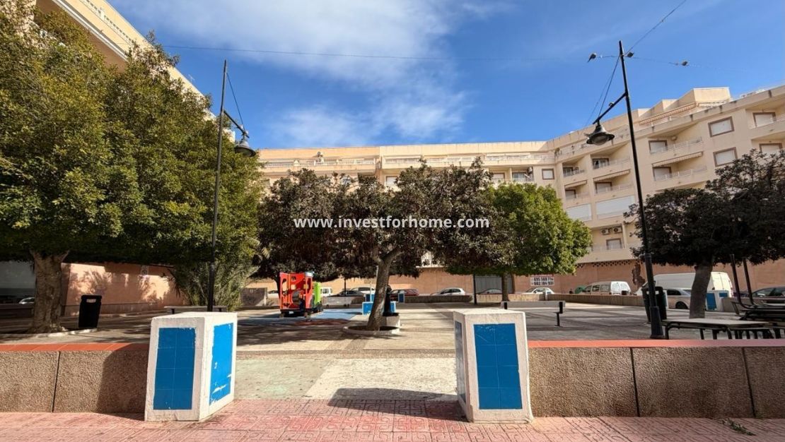 Sale - Apartment - Torrevieja - Centro