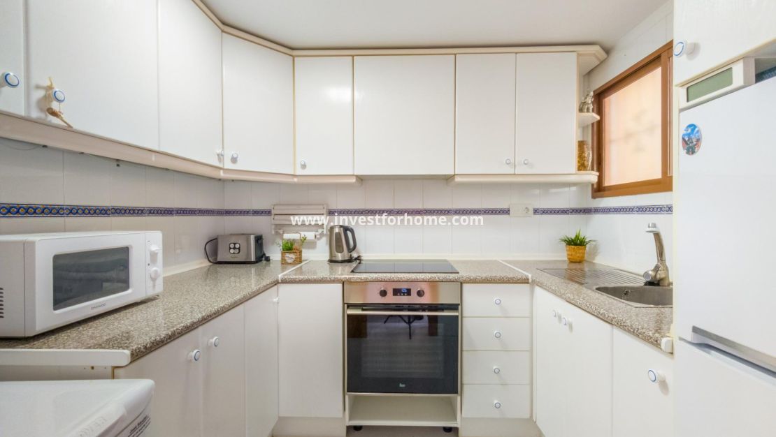 Sale - Apartment - Torrevieja - Centro