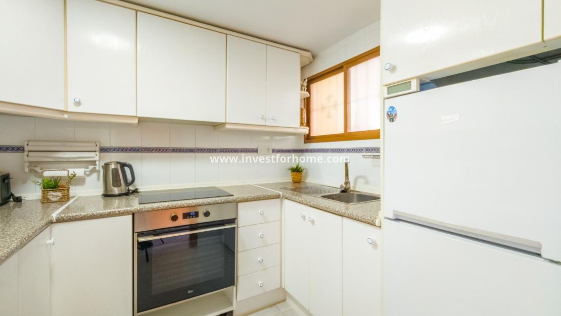 Sale - Apartment - Torrevieja - Centro