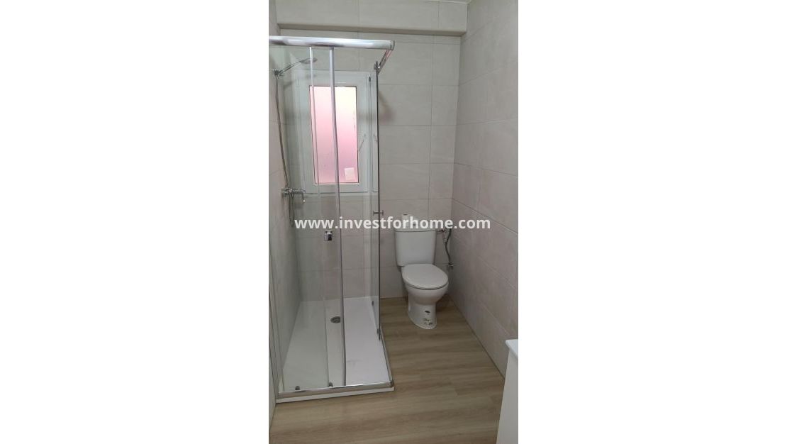 Sale - Apartment - Torrevieja - Centro
