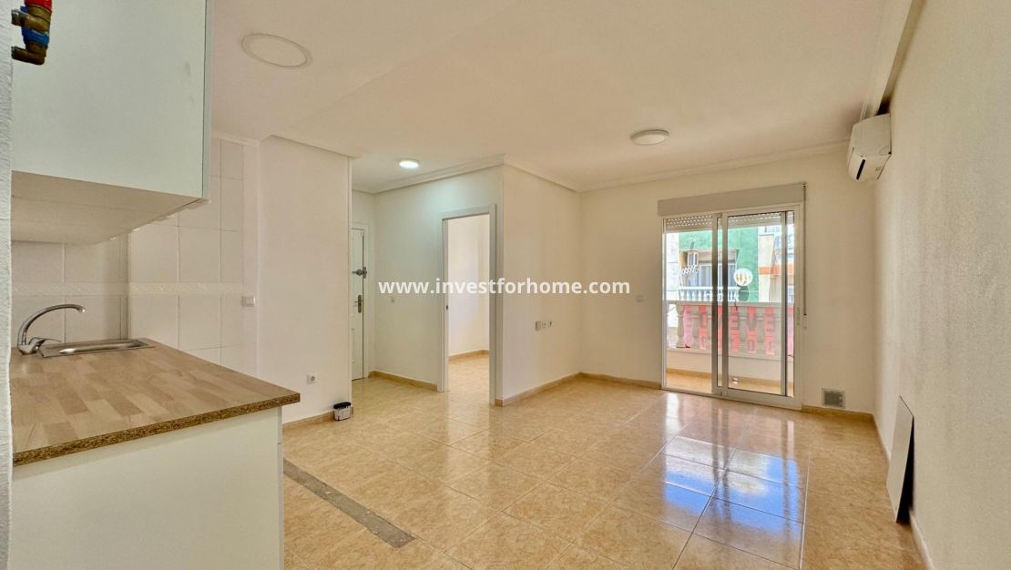 Sale - Apartment - Torrevieja - Centro