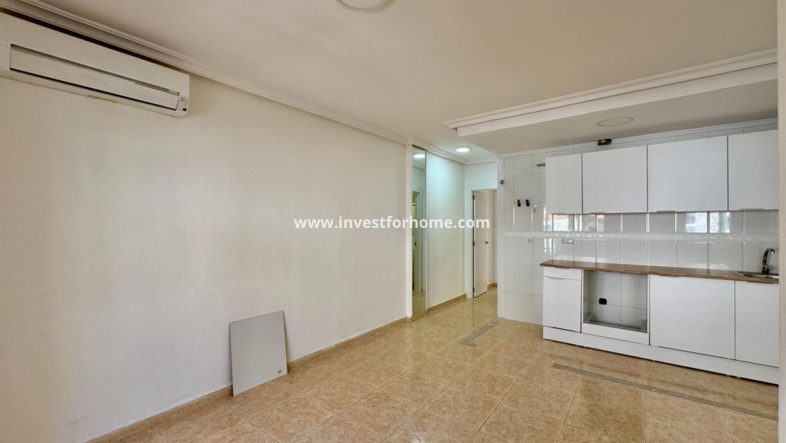 Sale - Apartment - Torrevieja - Centro
