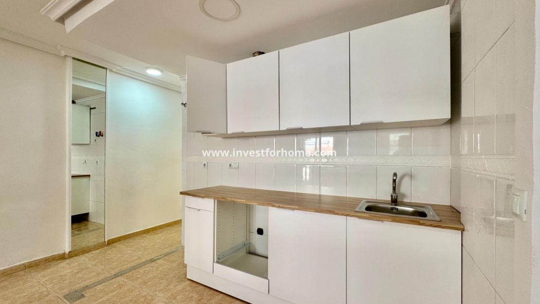 Sale - Apartment - Torrevieja - Centro