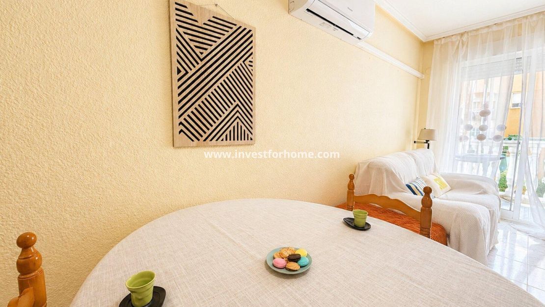 Sale - Apartment - Torrevieja - Centro