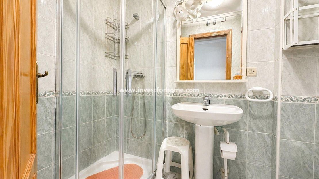 Sale - Apartment - Torrevieja - Centro