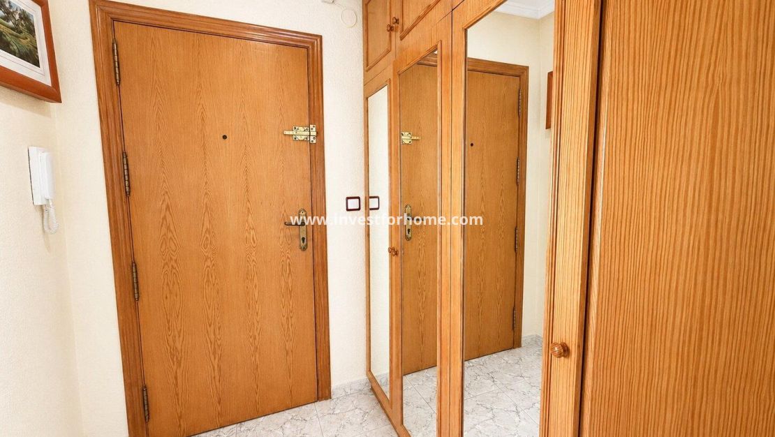 Sale - Apartment - Torrevieja - Centro