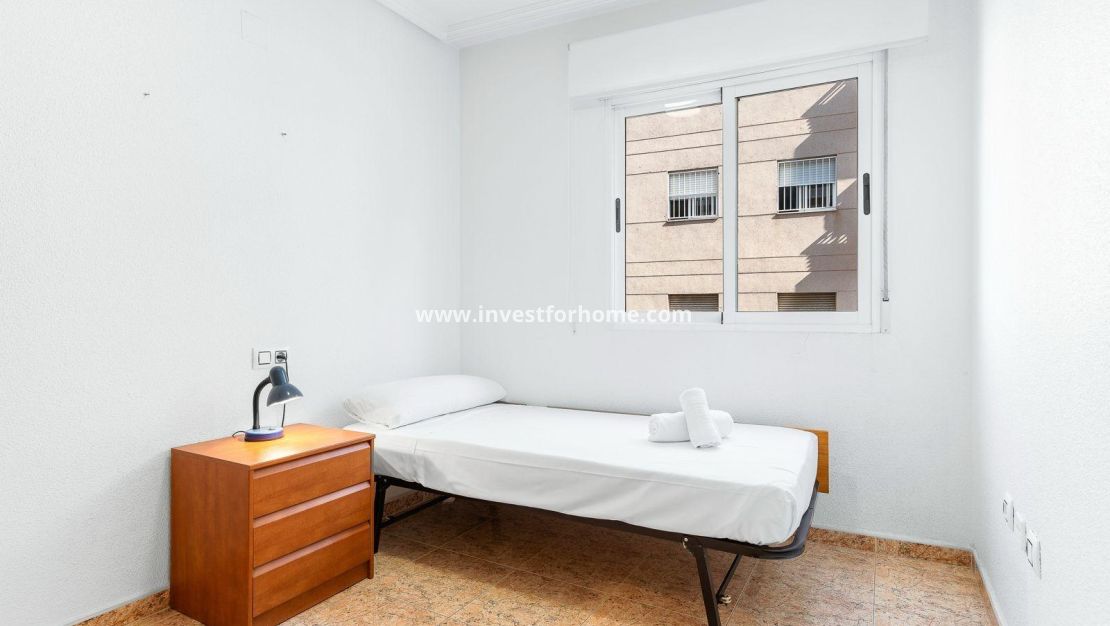 Sale - Apartment - Torrevieja - Centro