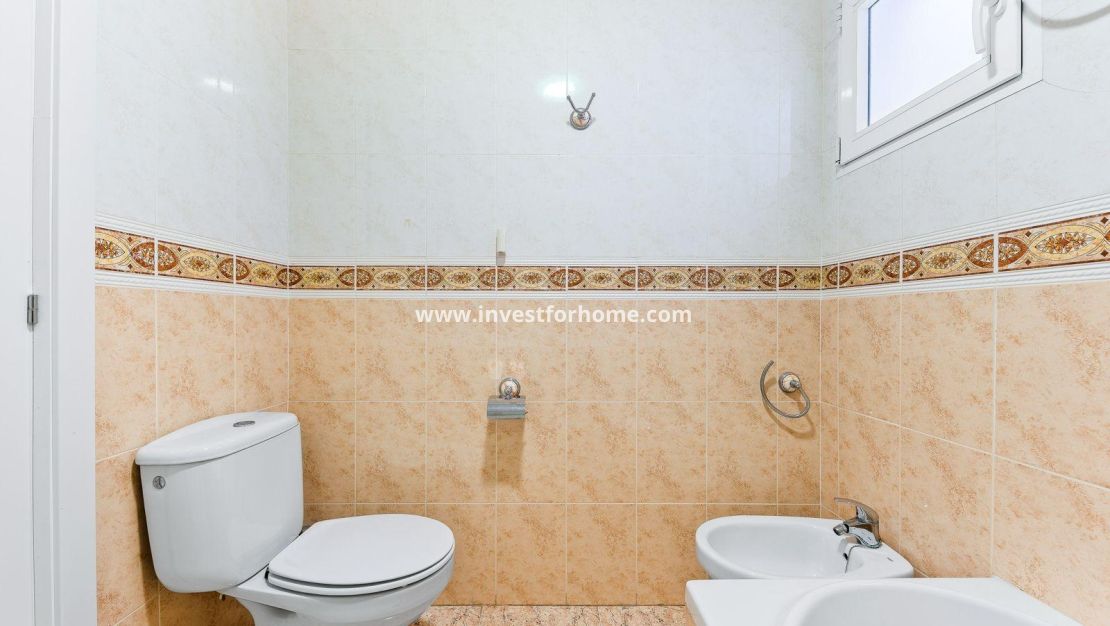 Sale - Apartment - Torrevieja - Centro