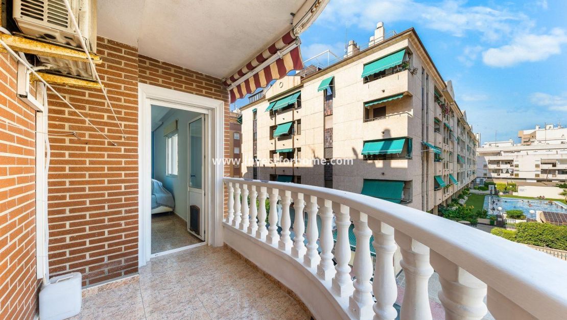 Sale - Apartment - Torrevieja - Centro