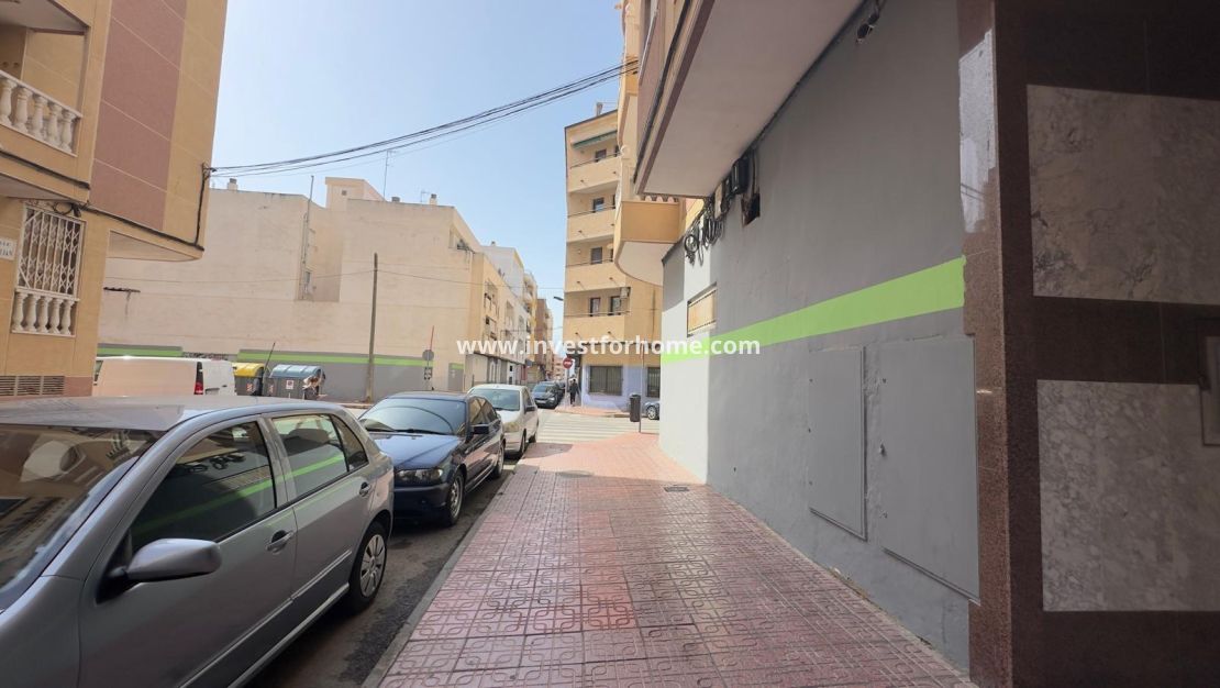 Sale - Apartment - Torrevieja - Centro