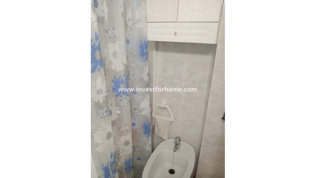Sale - Apartment - Torrevieja - Centro