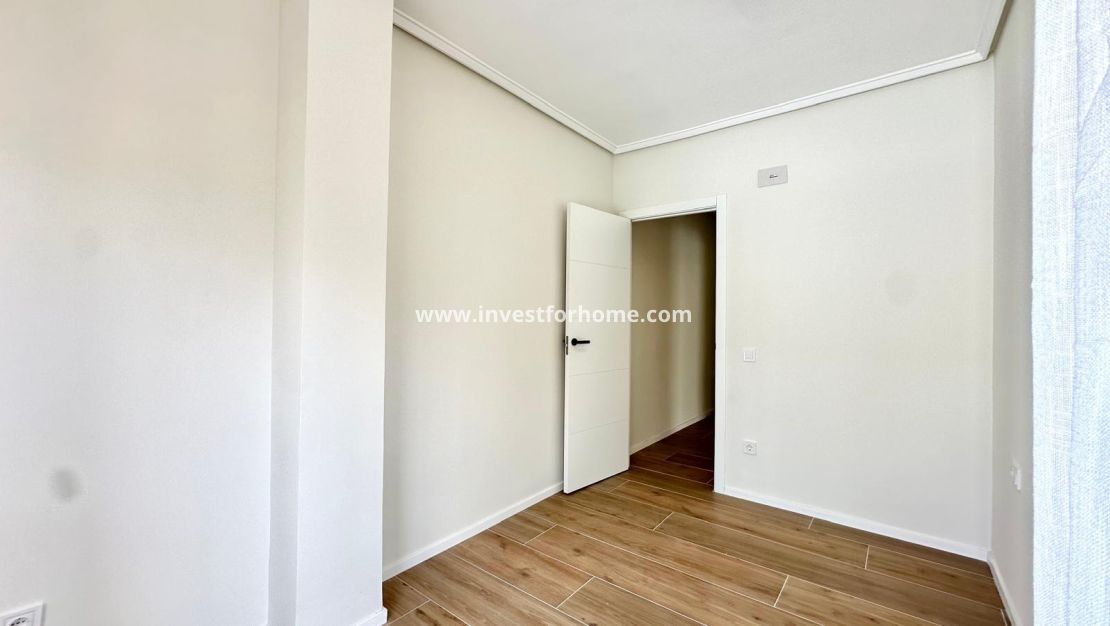 Sale - Apartment - Torrevieja - Centro