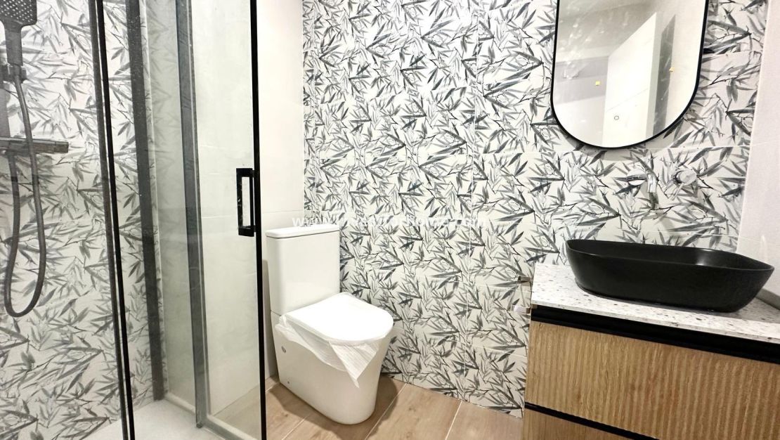 Sale - Apartment - Torrevieja - Centro