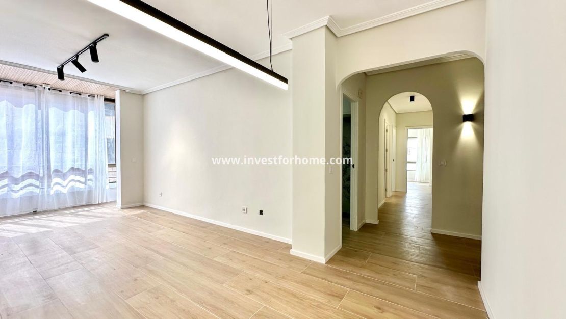 Sale - Apartment - Torrevieja - Centro
