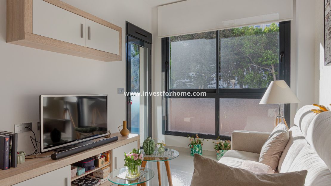Sale - Apartment - Torrevieja - Centro