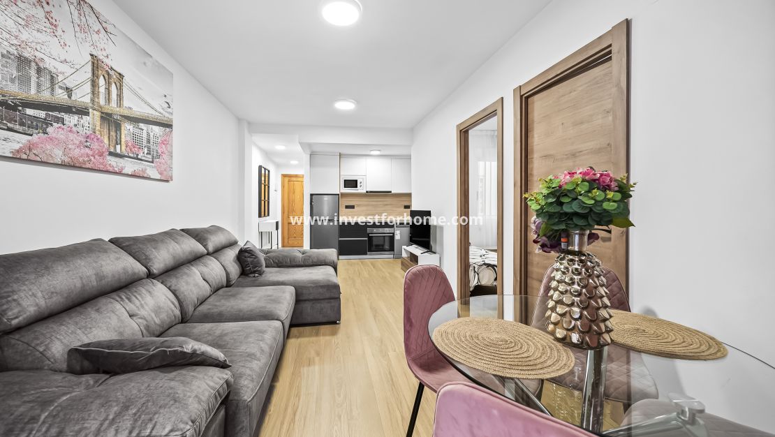Sale - Apartment - Torrevieja - Centro