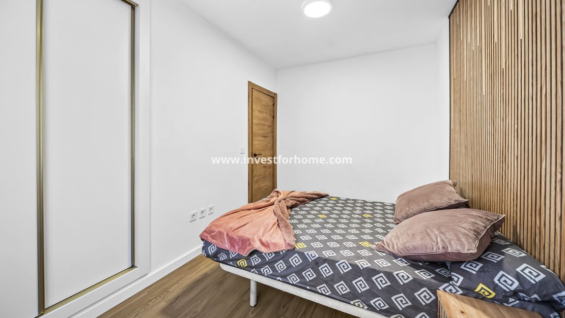 Sale - Apartment - Torrevieja - Centro
