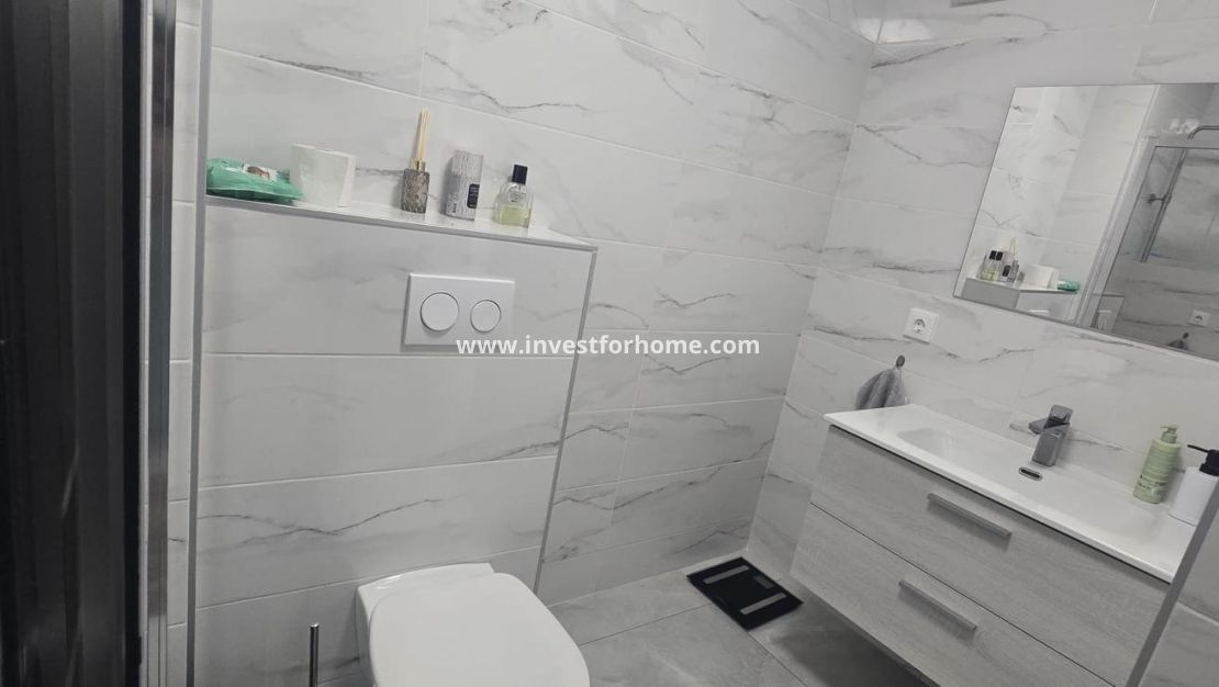 Sale - Apartment - Torrevieja - Centro
