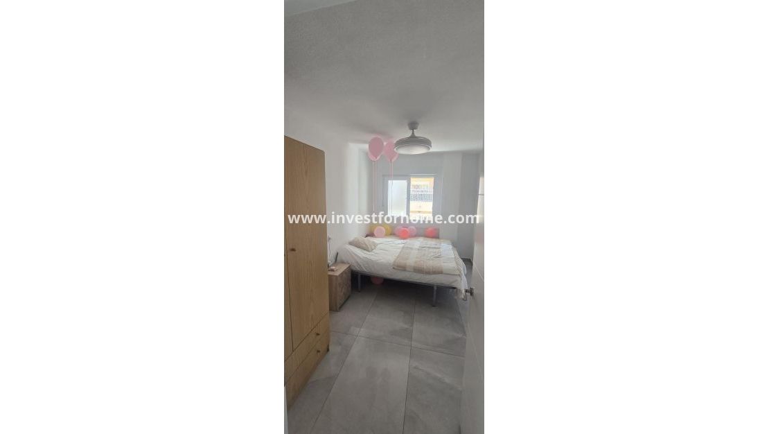 Sale - Apartment - Torrevieja - Centro