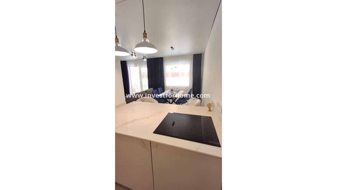 Sale - Apartment - Torrevieja - Centro