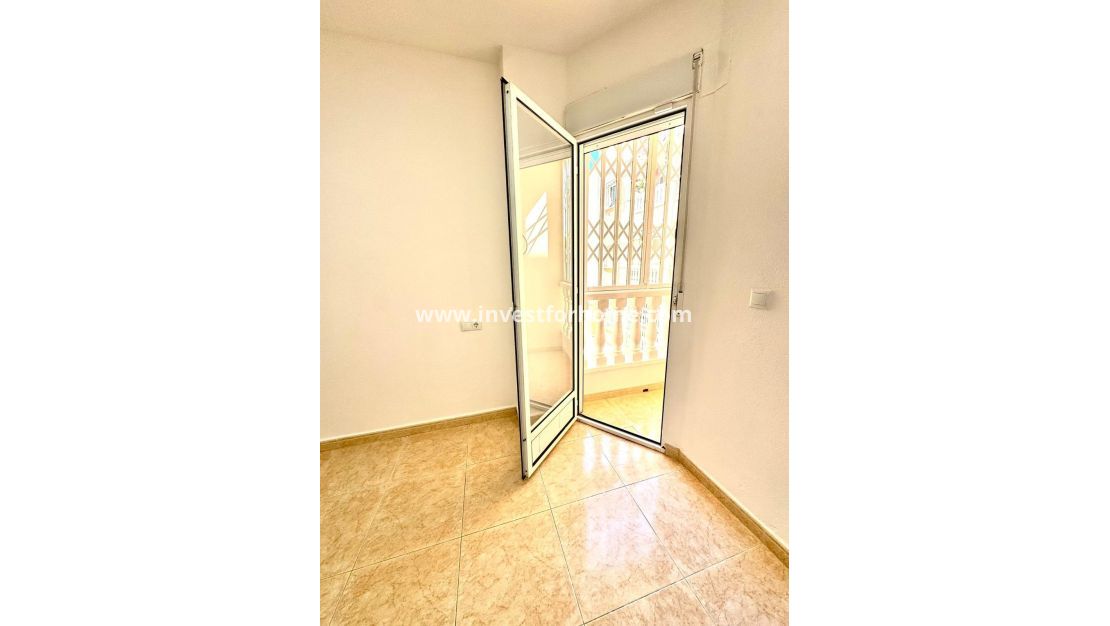 Sale - Apartment - Torrevieja - Centro
