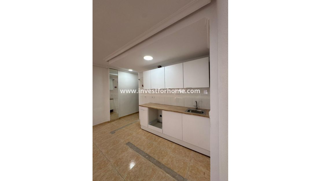 Sale - Apartment - Torrevieja - Centro