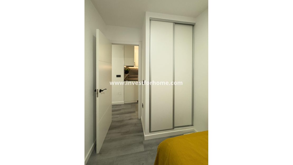 Sale - Apartment - Torrevieja - Centro