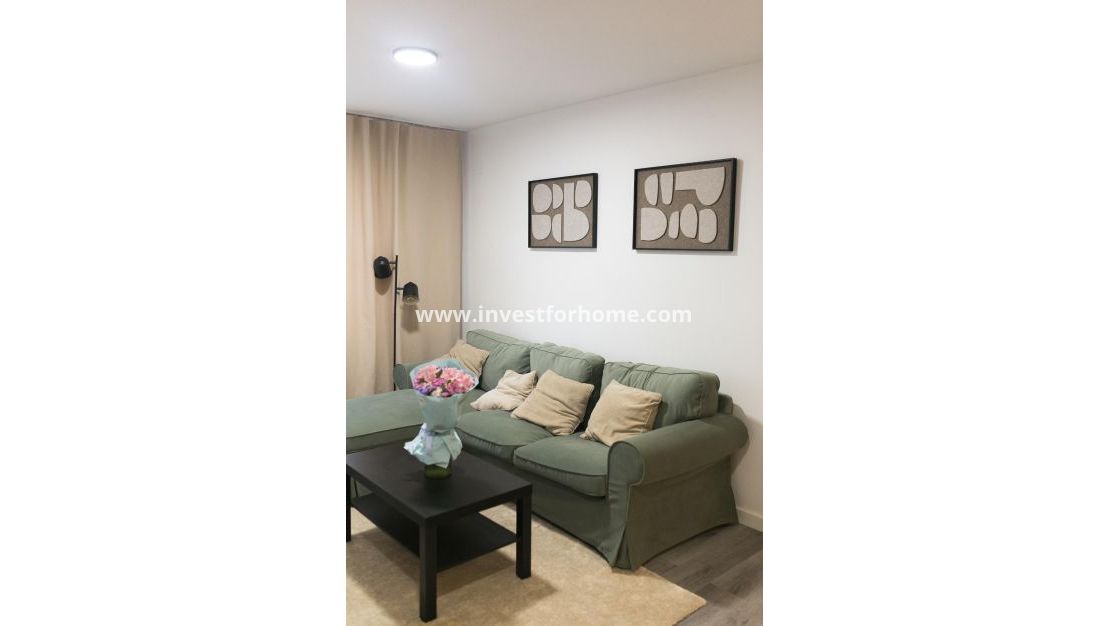 Sale - Apartment - Torrevieja - Centro
