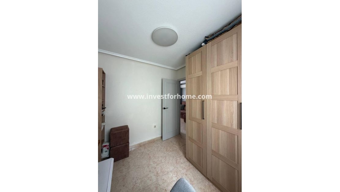 Sale - Apartment - Torrevieja - Centro