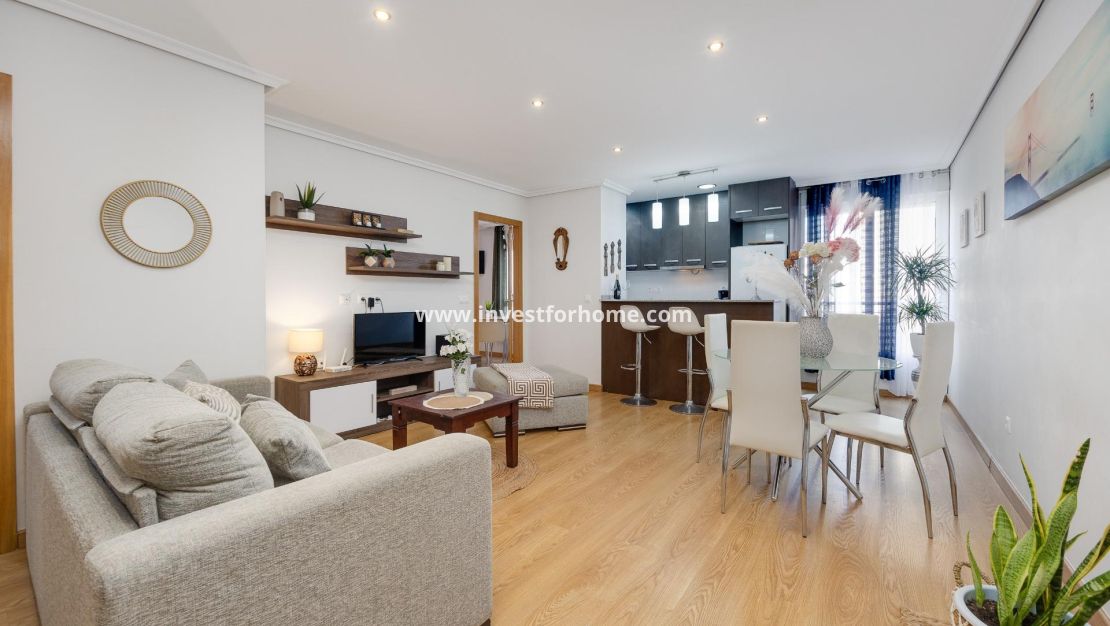 Sale - Apartment - Torrevieja - Centro
