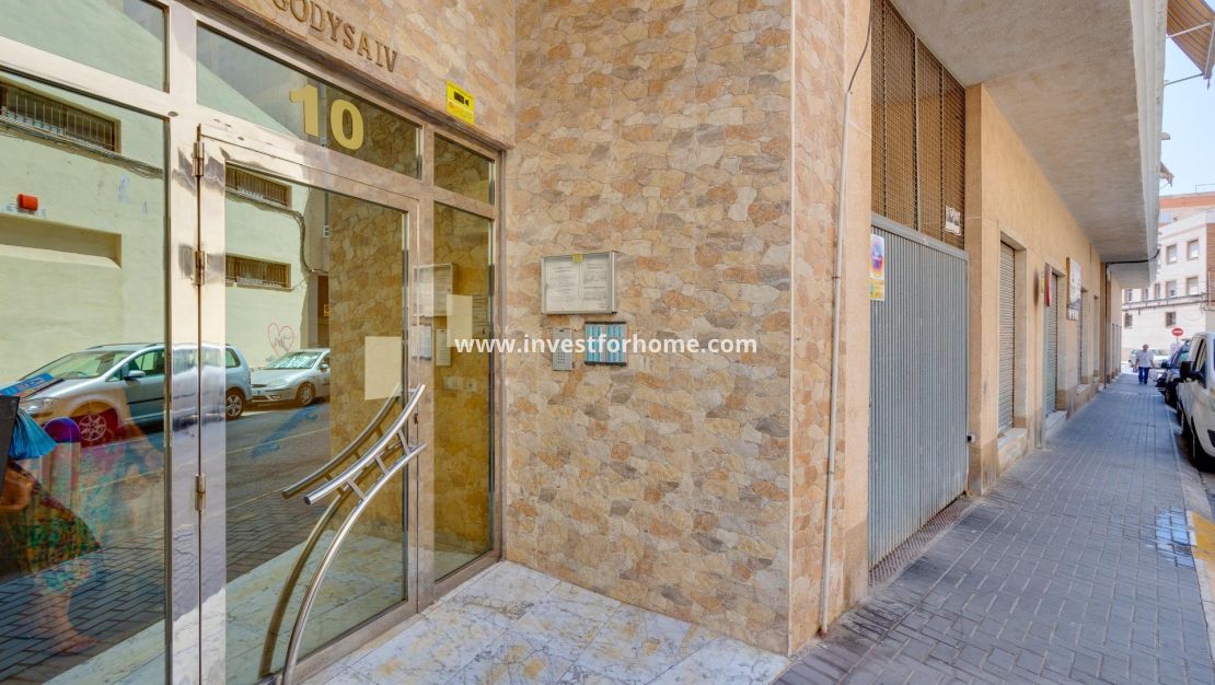 Sale - Apartment - Torrevieja - Centro