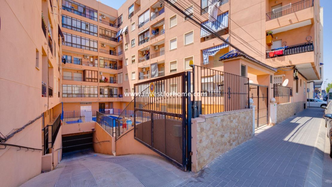 Sale - Apartment - Torrevieja - Centro
