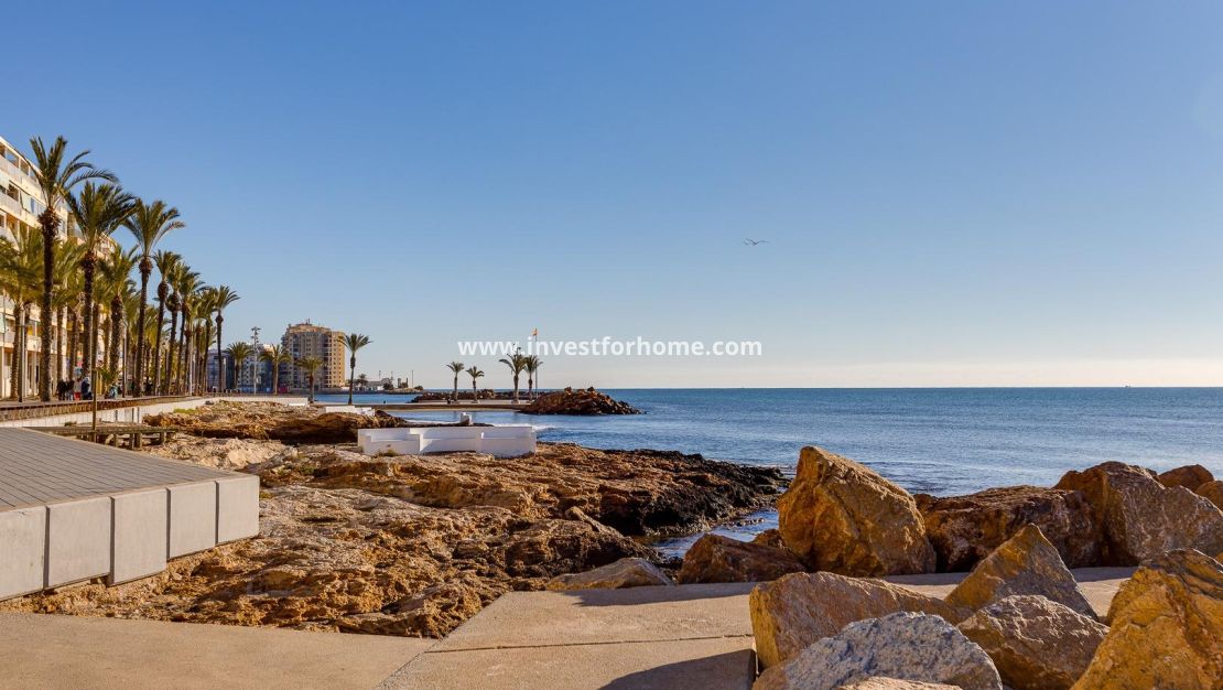 Sale - Apartment - Torrevieja - Centro