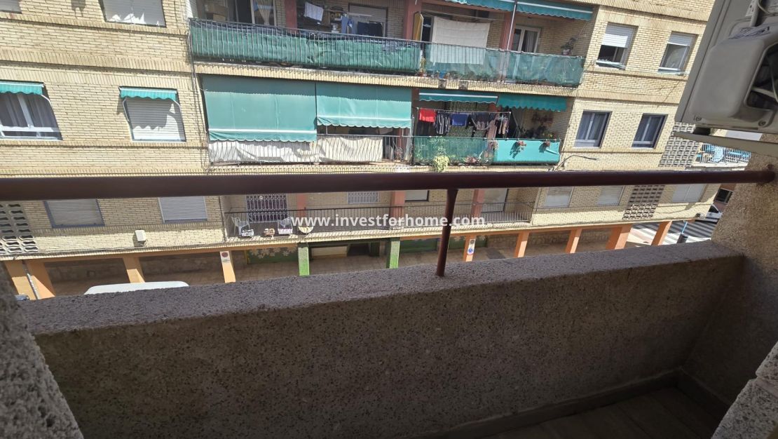 Sale - Apartment - Torrevieja - Centro