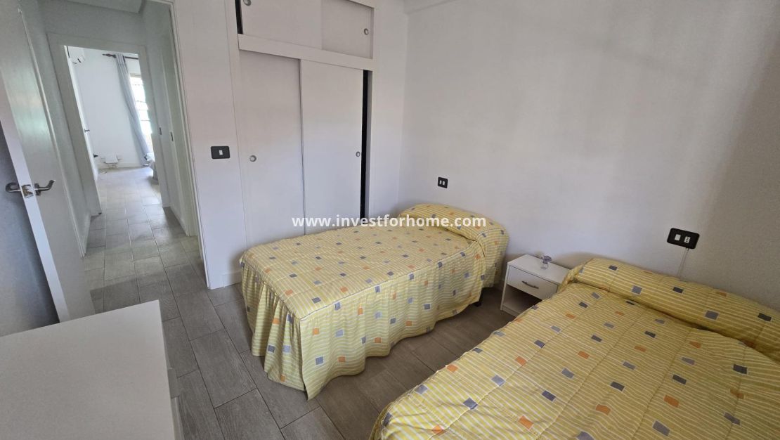 Sale - Apartment - Torrevieja - Centro