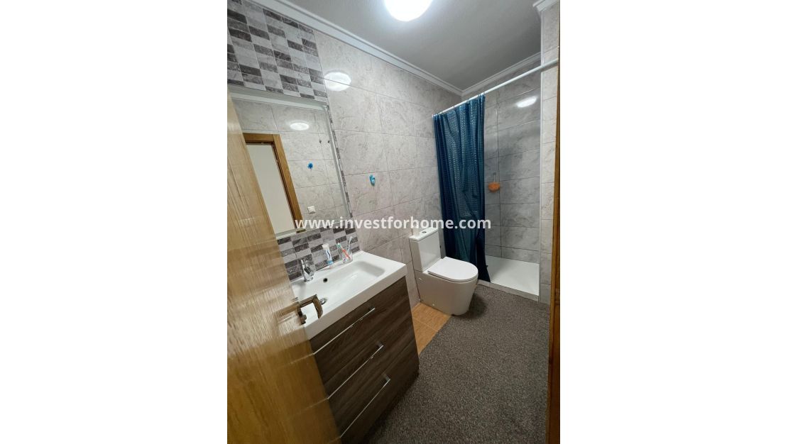 Sale - Apartment - Torrevieja - Centro