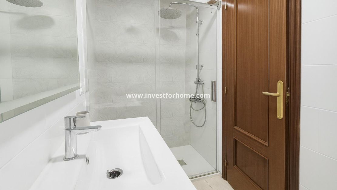 Sale - Apartment - Torrevieja - Centro