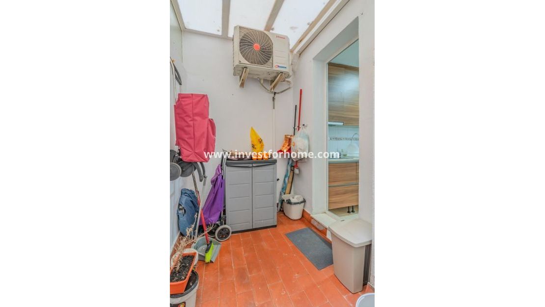 Sale - Apartment - Torrevieja - Centro