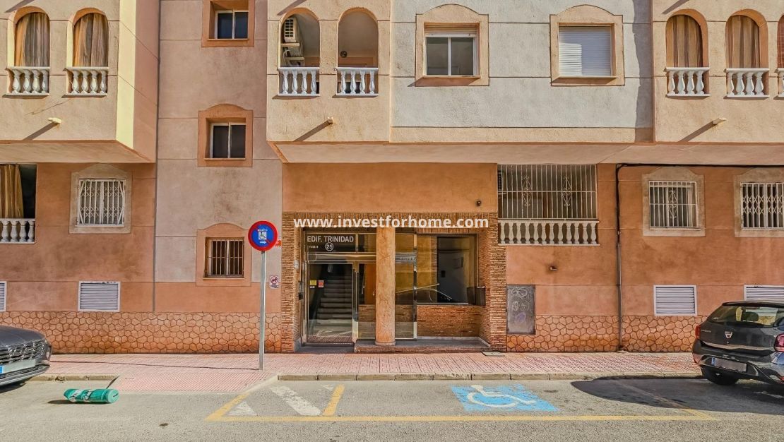 Sale - Apartment - Torrevieja - Centro